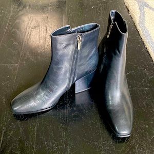 Sam Edelman black leather booties 9.5 NWOB